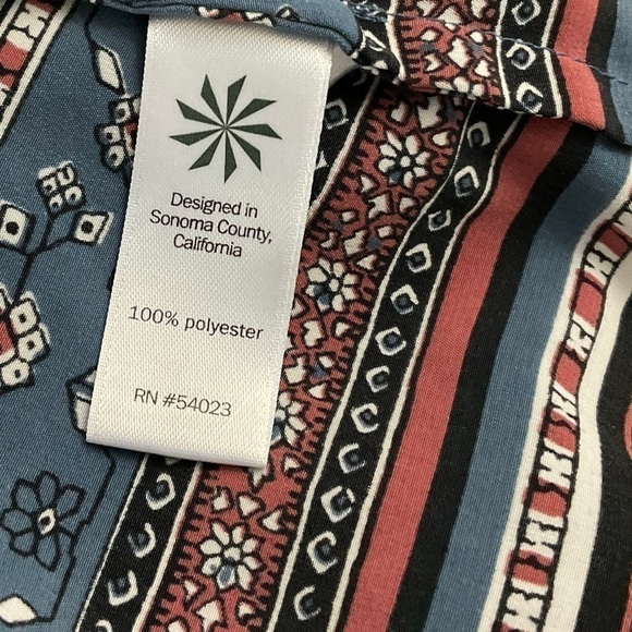 Athleta size XS Medallion Dunes V-neck Tank Top style 708302 - Picture 9 of 10